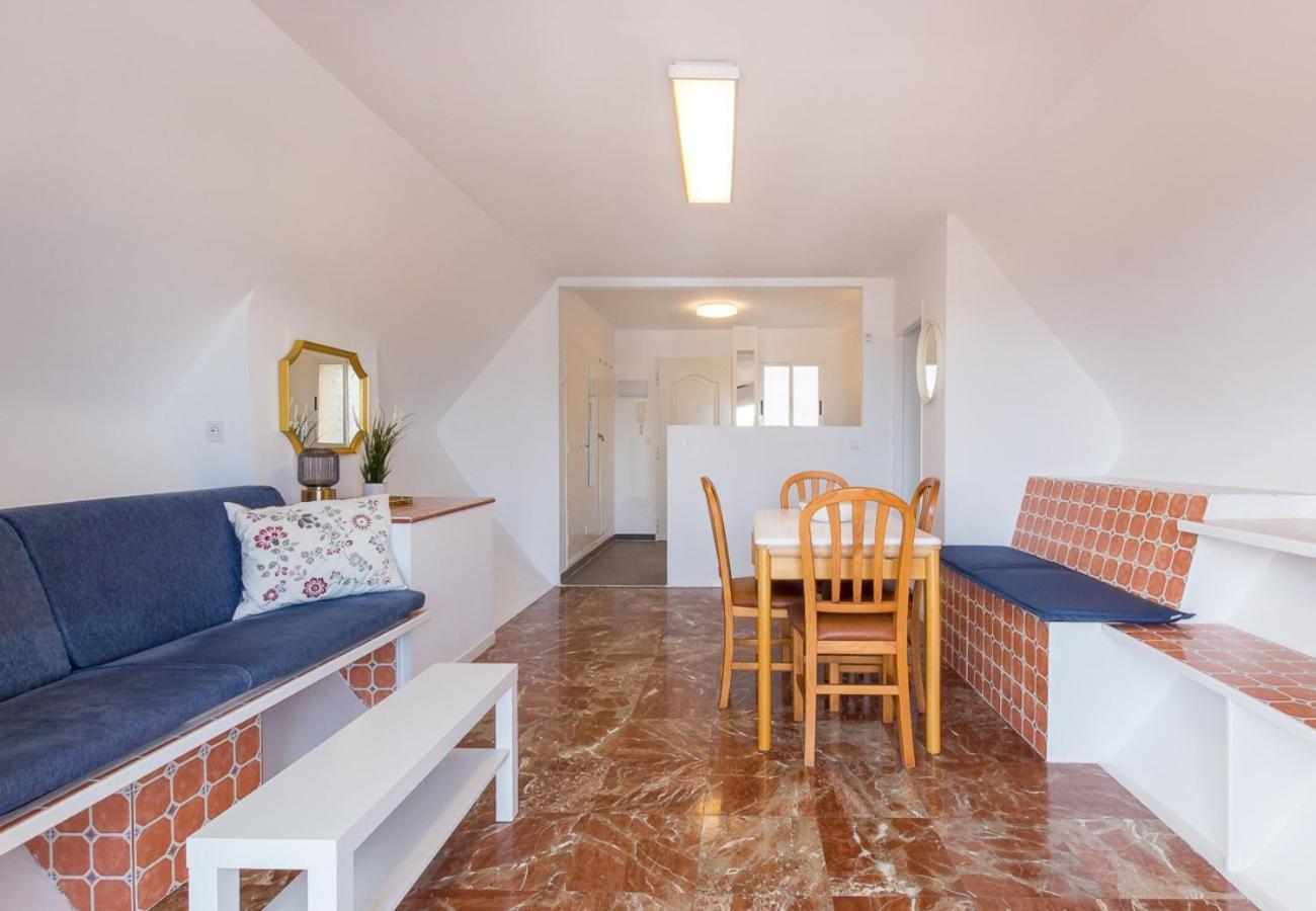 Reformado Apartamento En El Centro Con Vista Al Mar Торремолинос Экстерьер фото